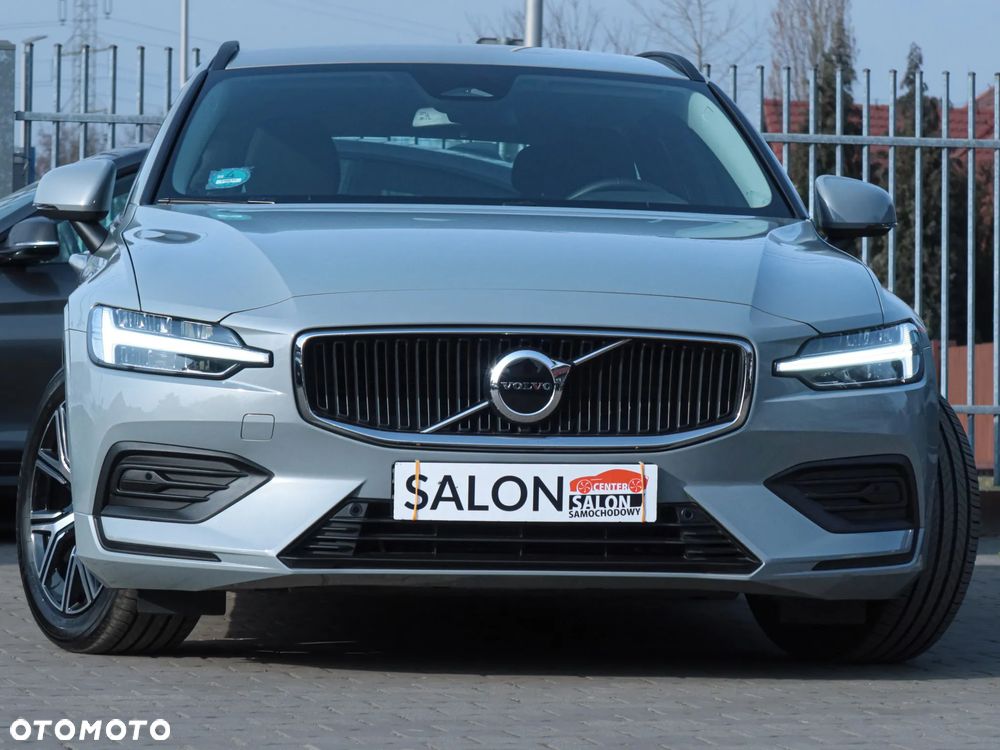Volvo V60 B3 B DKG Momentum Pro - 26