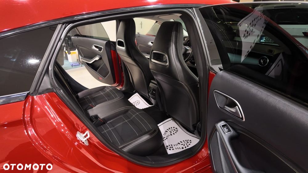 Mercedes-Benz CLA 250 4-Matic Sport - 32