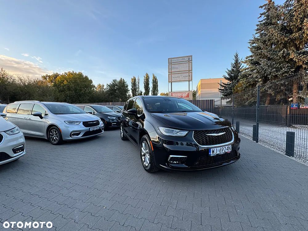 Chrysler Pacifica - 3