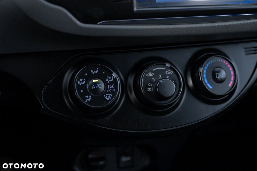 Toyota Yaris 1.5 Premium - 13