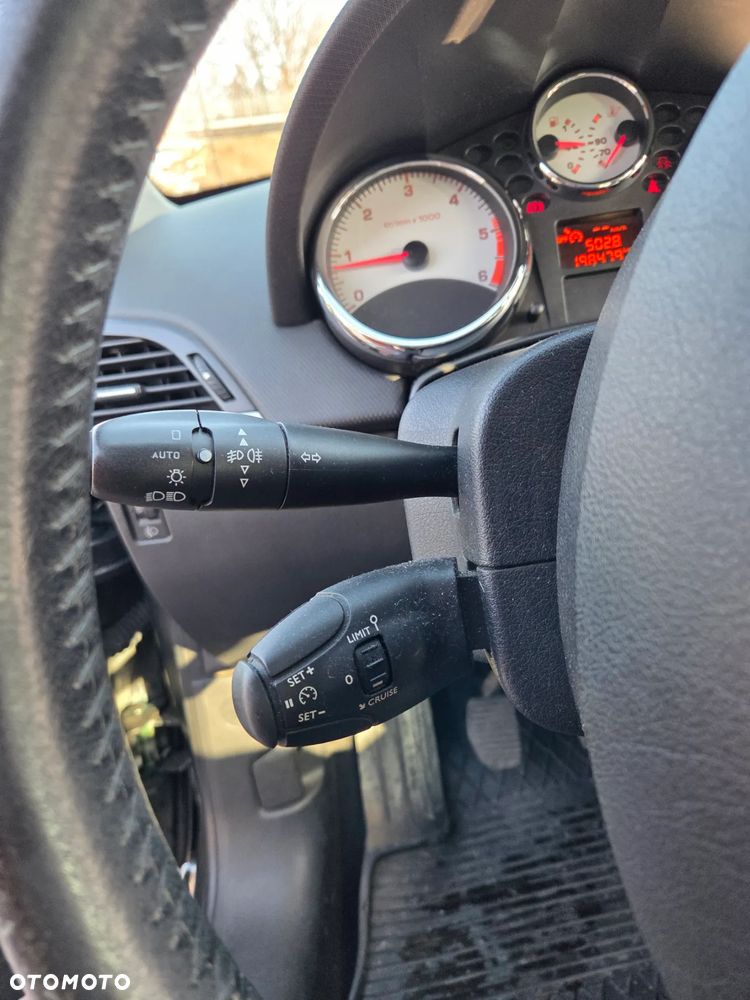 Peugeot 207 1.4 HDi Trendy - 14