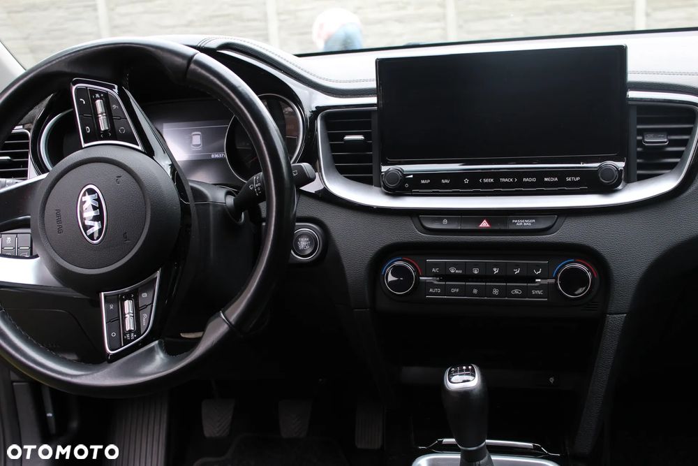 Kia XCeed - 8