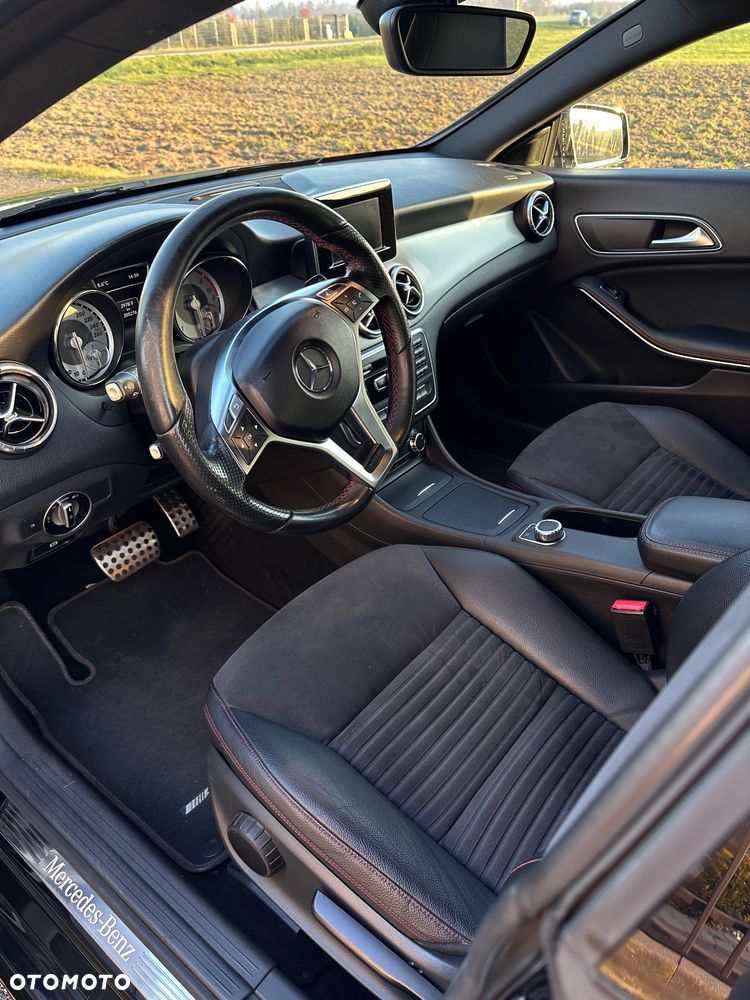 Mercedes-Benz CLA 220 CDI 7G-DCT AMG Line - 8