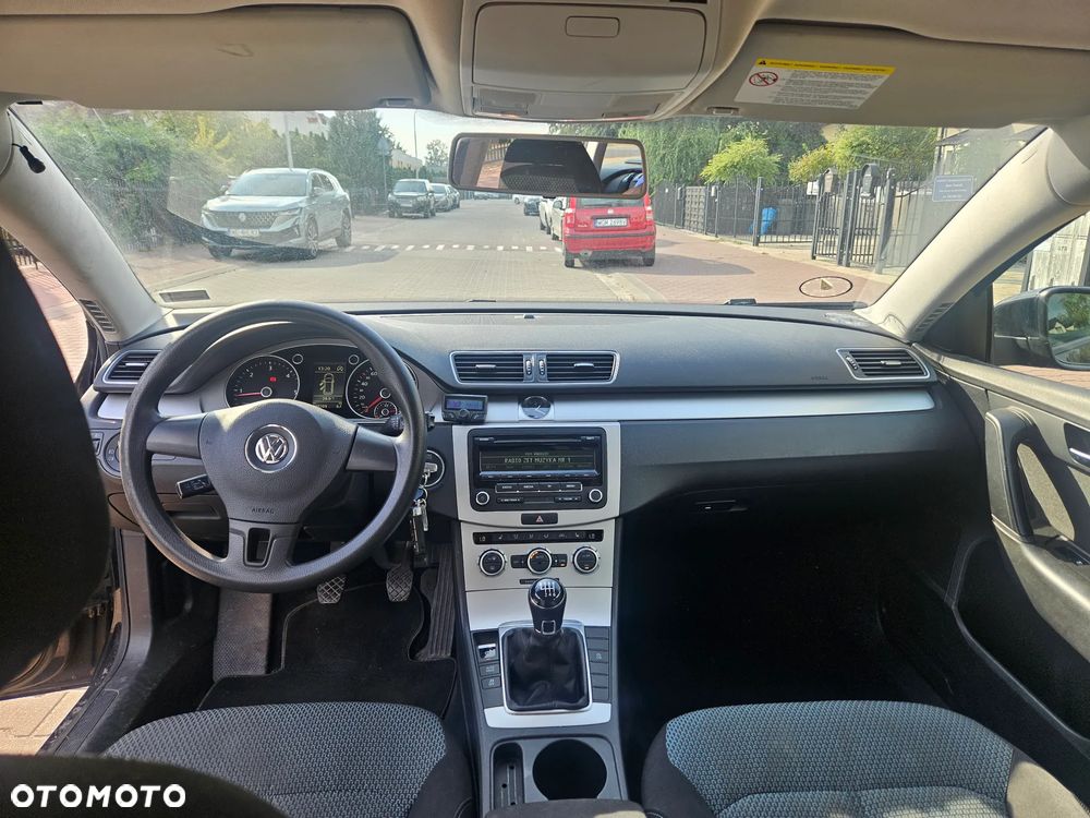 Volkswagen Passat - 20