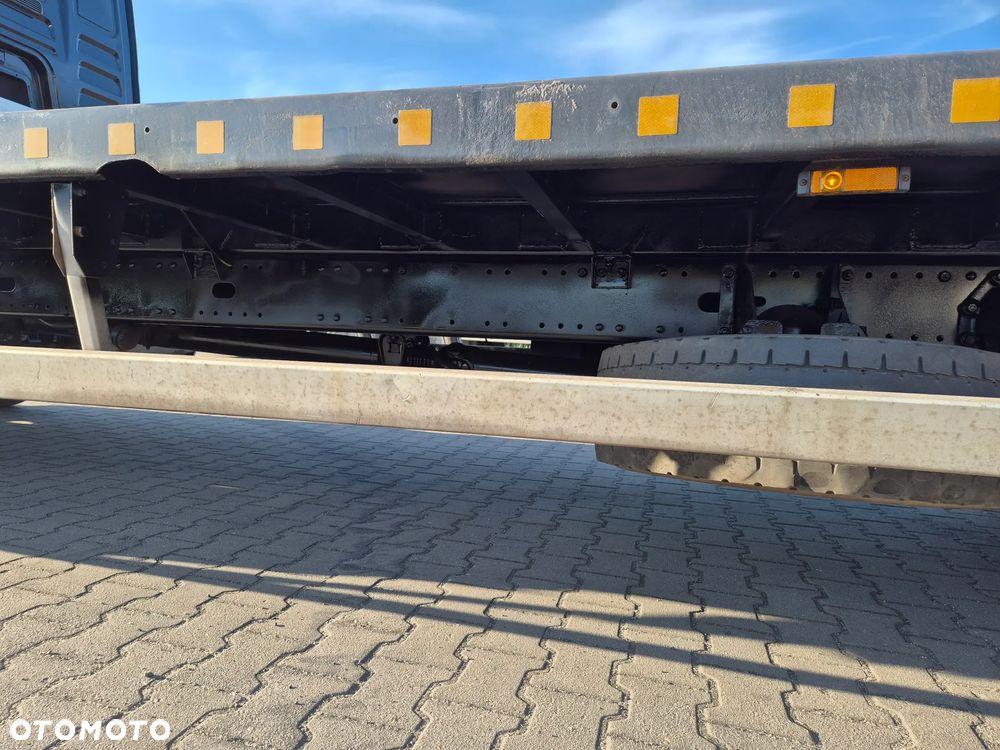 MAN TGL 12.240 4x2 BL - 9