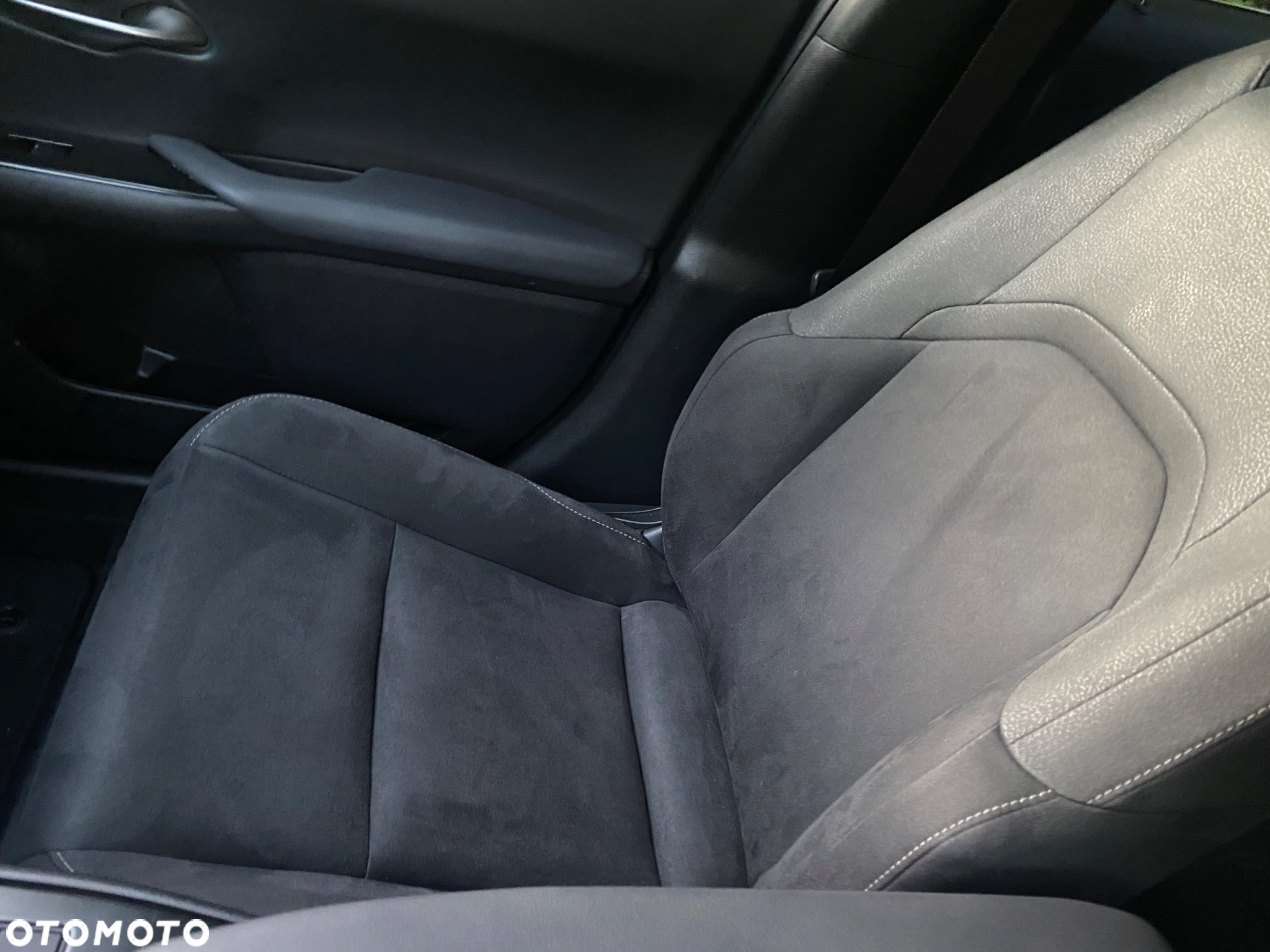 Lexus UX 250h GPF Business Edition 2WD - 29