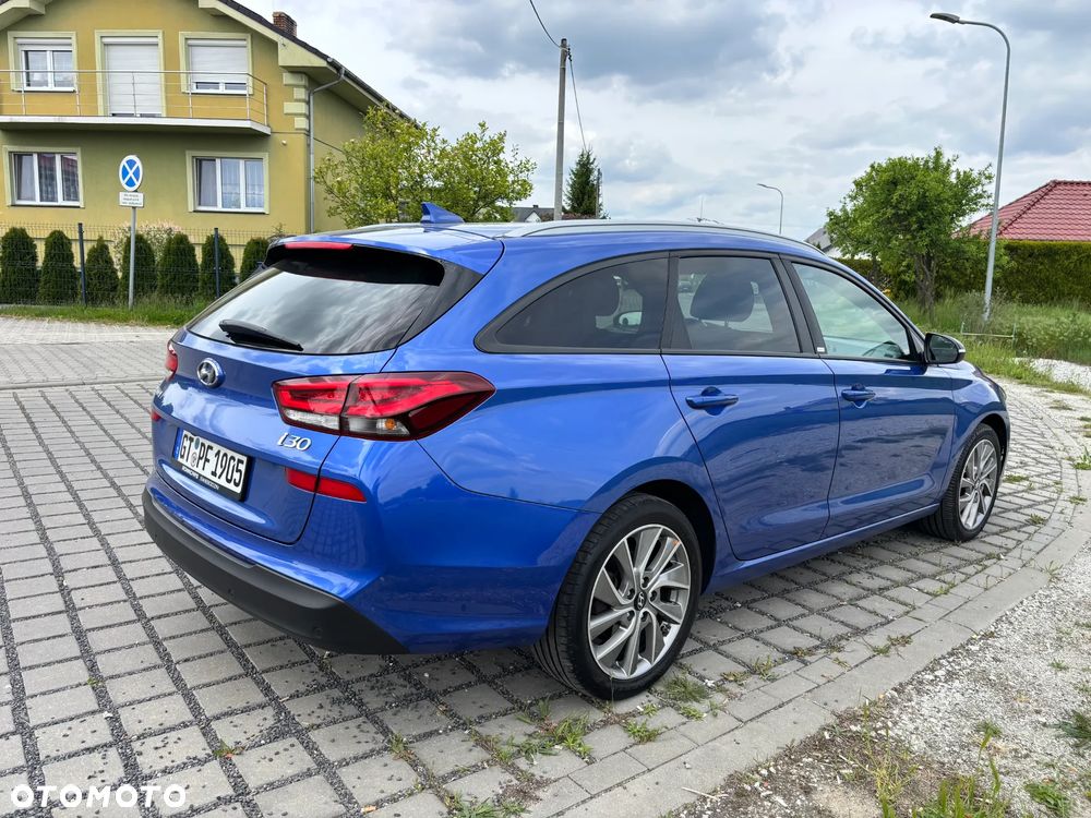 Hyundai i30 blue Kombi 1.6 CRDi Passion - 15