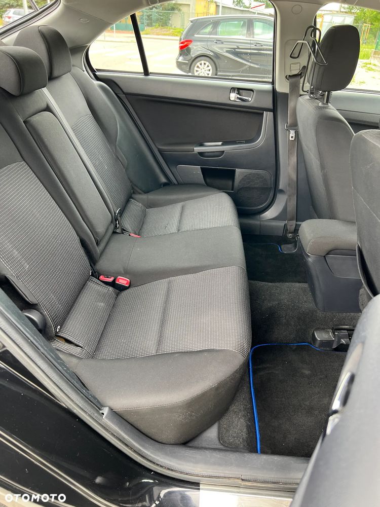 Mitsubishi Lancer 1.6 Intense - 20