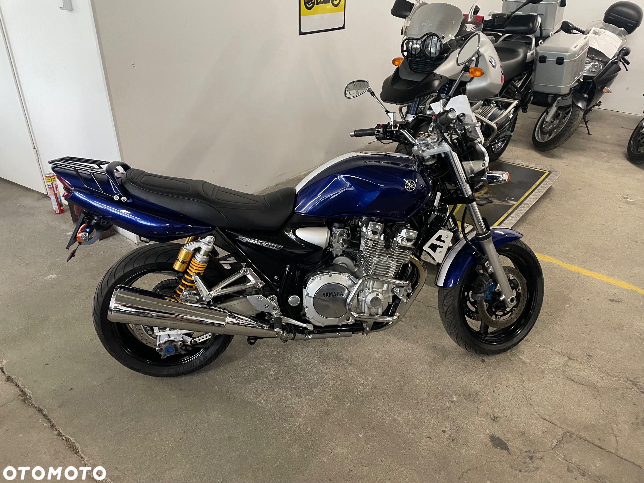 Yamaha XJR - 14