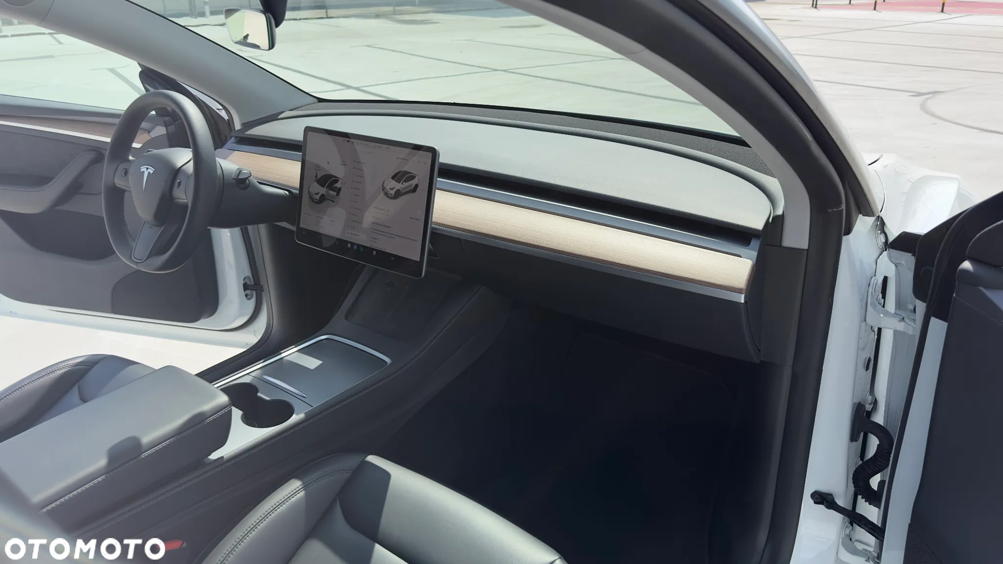 Tesla Y Performance AWD - 22