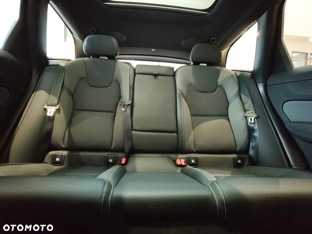 Volvo XC 60 T8 Plug-In Hybrid AWD Ultimate Black Edition - 26