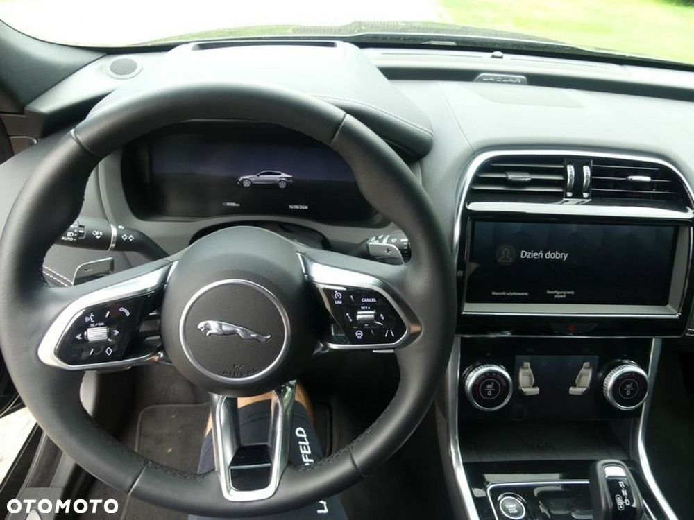 Jaguar XE 2.0 T AWD R-Sport - 10