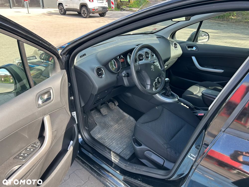 Peugeot 308 - 8