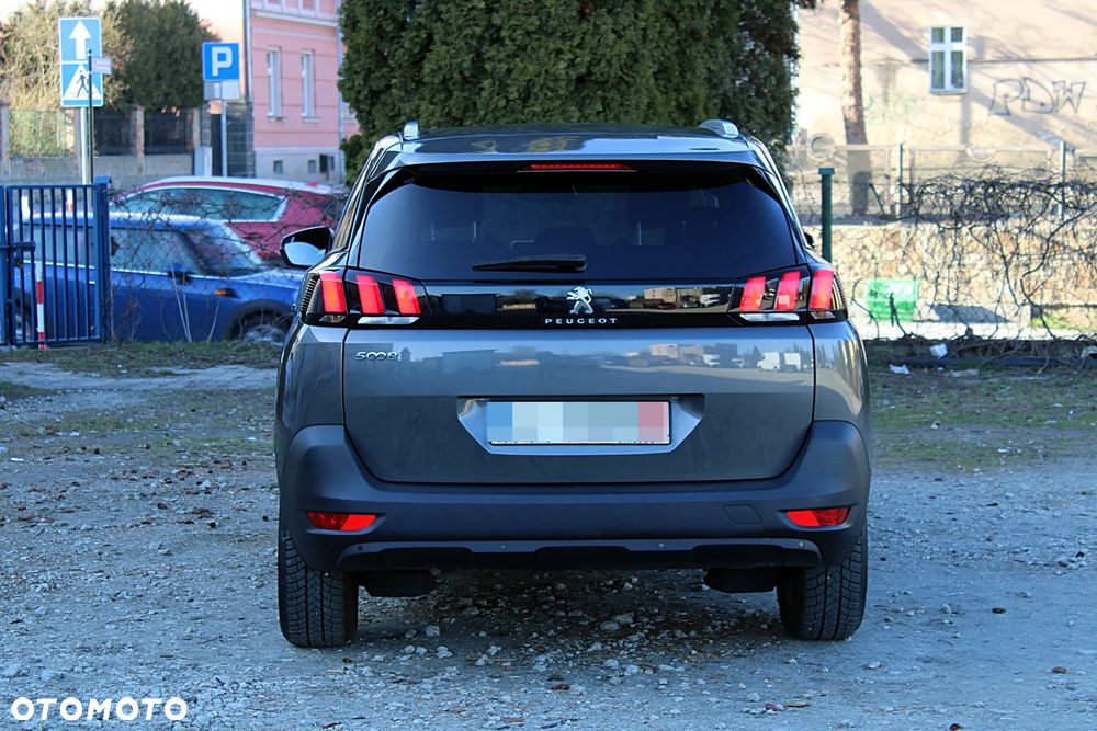 Peugeot 5008 - 9