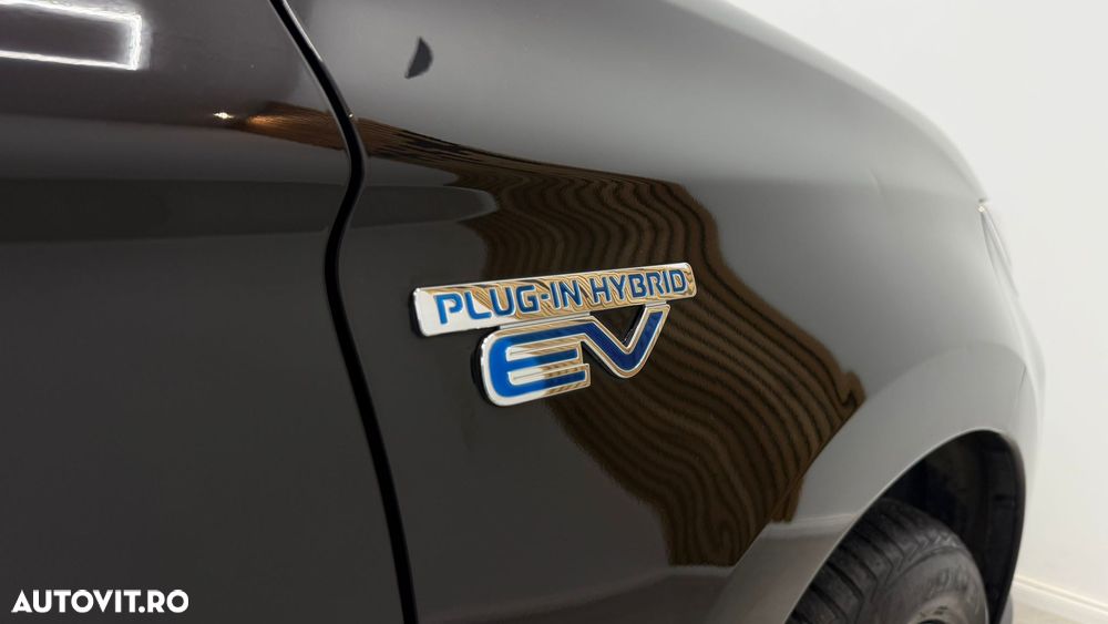 Mitsubishi Outlander 2.0 4WD Plug-In Hybrid - 39
