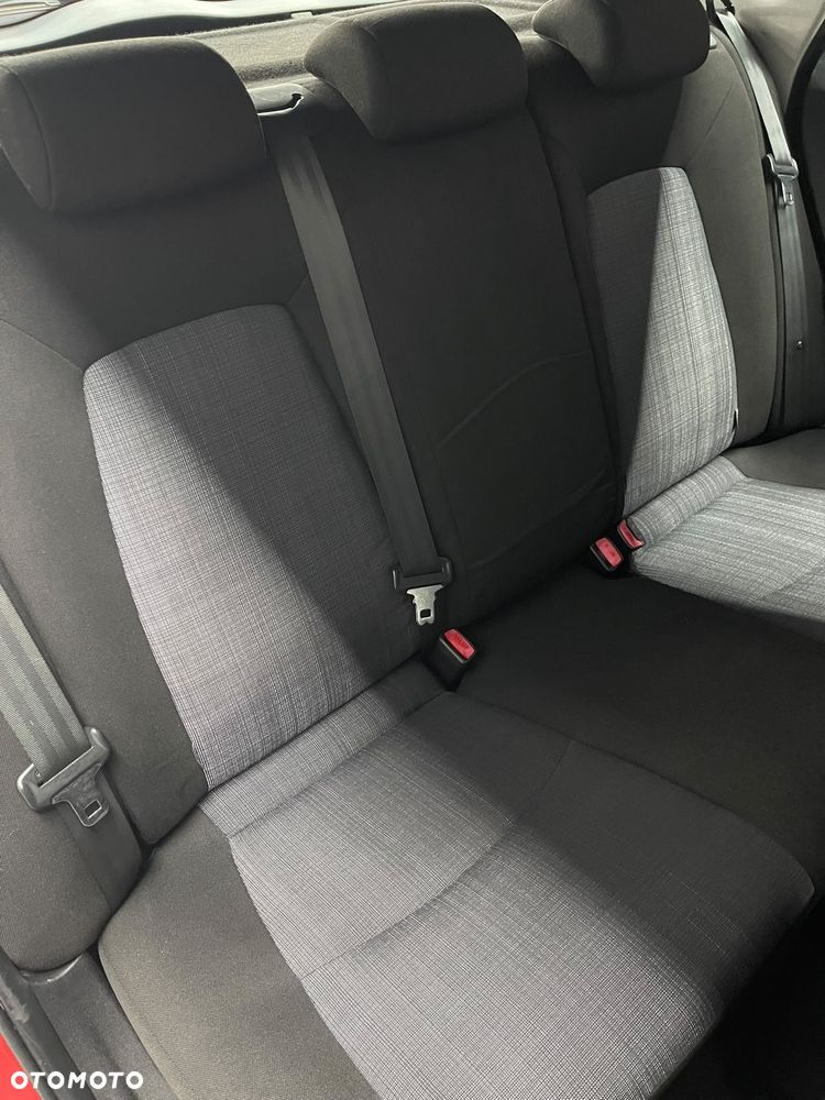 Kia Ceed - 30