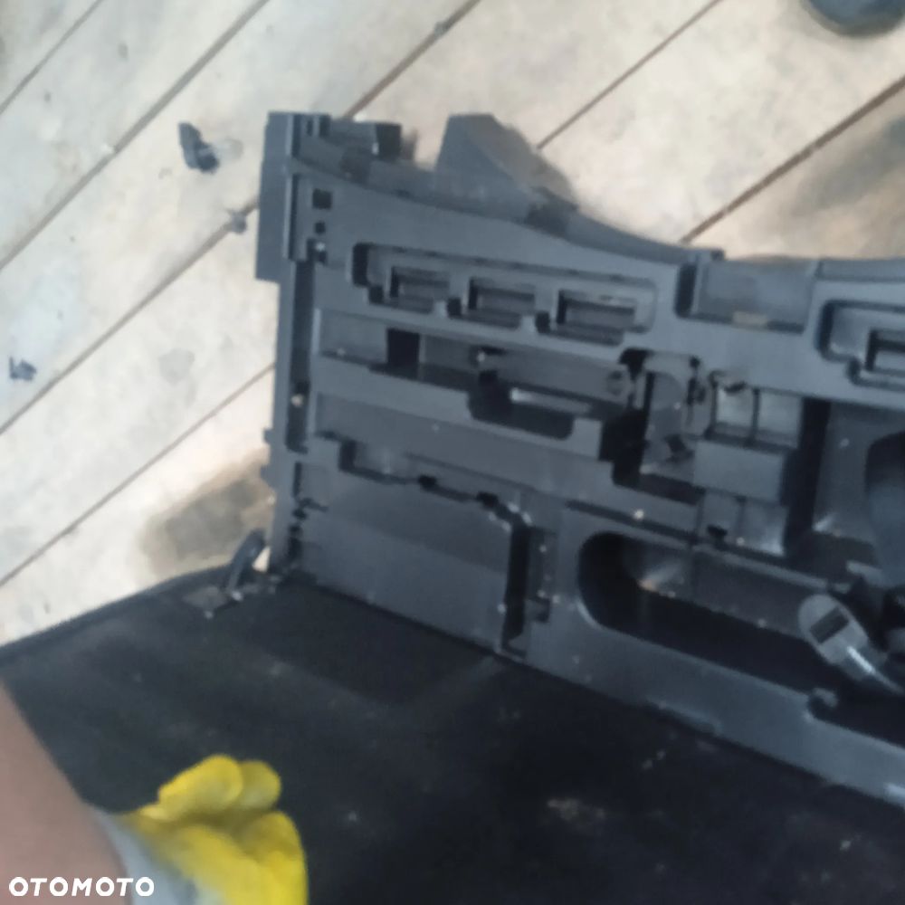 Wkład bagażnika A4 B9 kombi 8W9861486A - 2