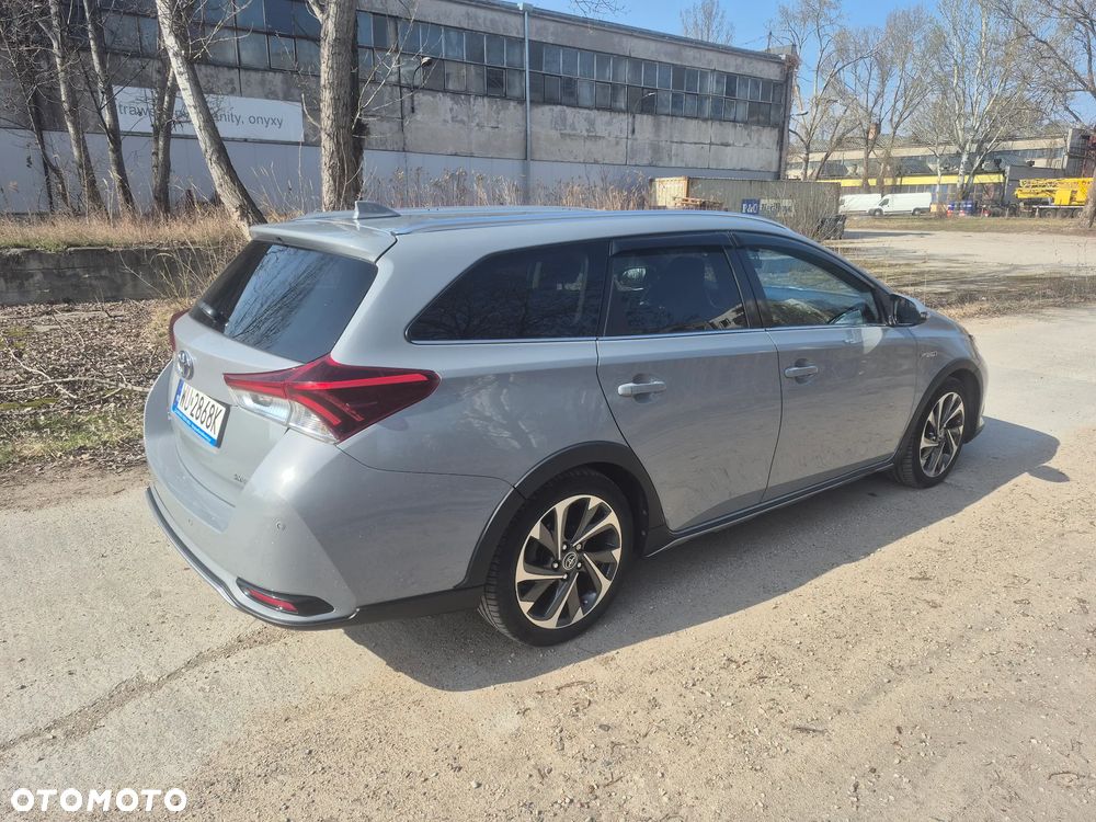 Toyota Auris Hybrid 135 Freestyle - 4