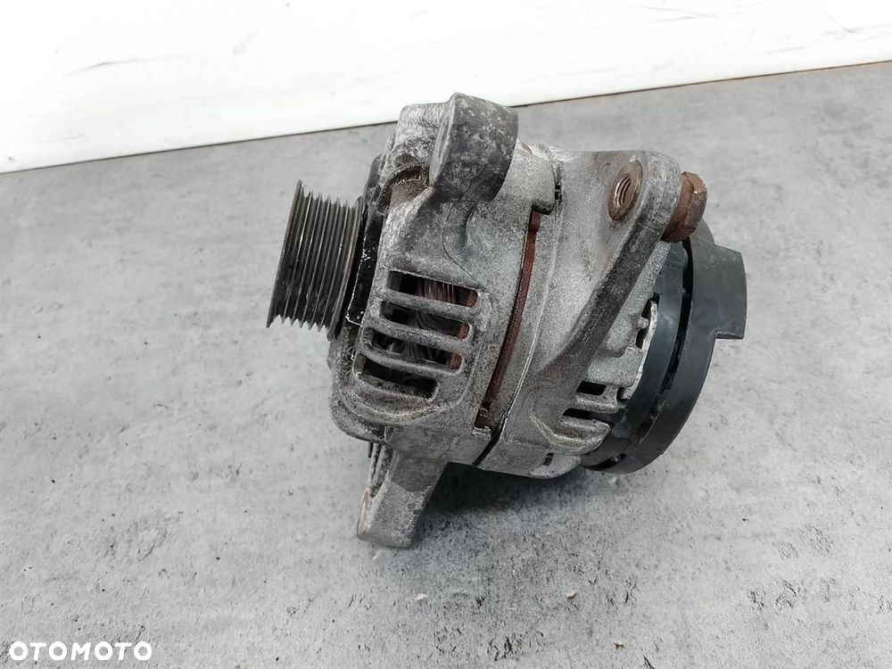ALTERNATOR TOYOTA AVENSIS I T22 27060-0D030-A 0124315024 1.6 BOSCH - 2