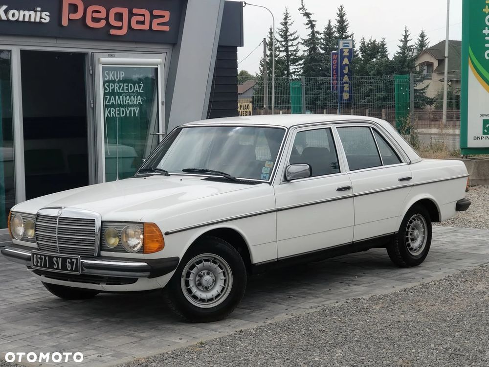 Mercedes-Benz W123 - 1