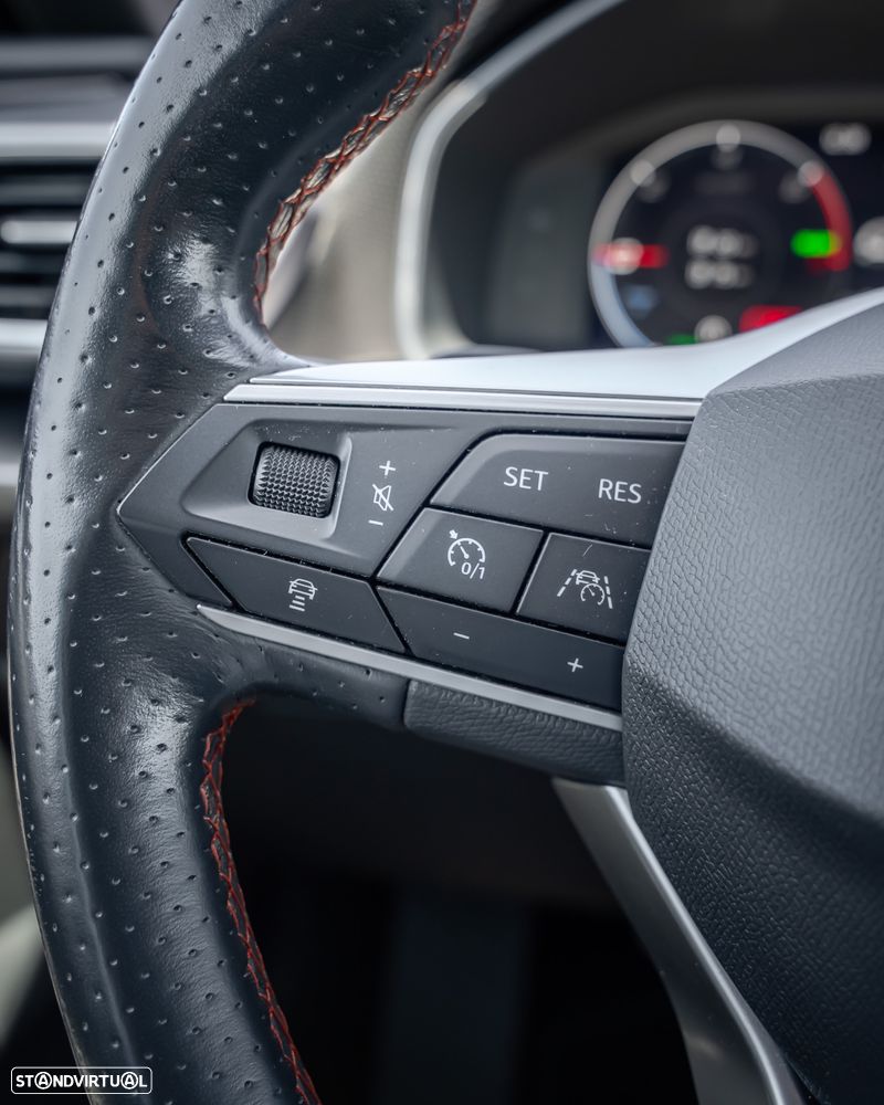SEAT Leon ST 1.5 e-Hybrid DSG FR Black Edition - 19