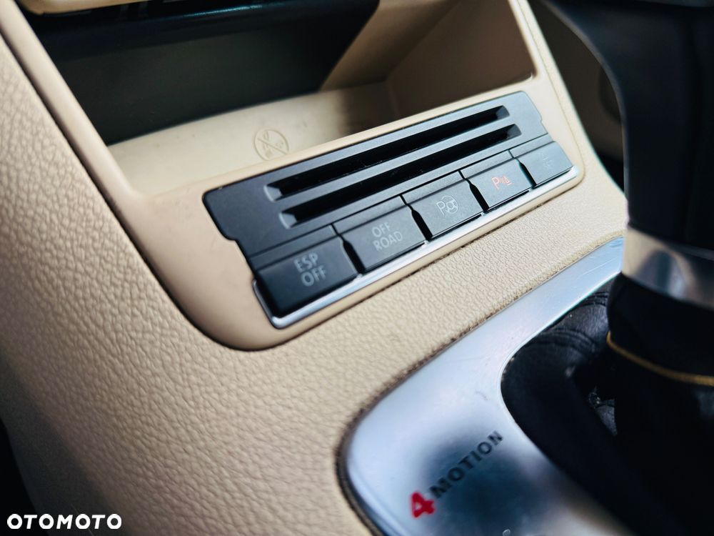 Volkswagen Tiguan 2.0 TDI 4Mot Sport DSG - 9