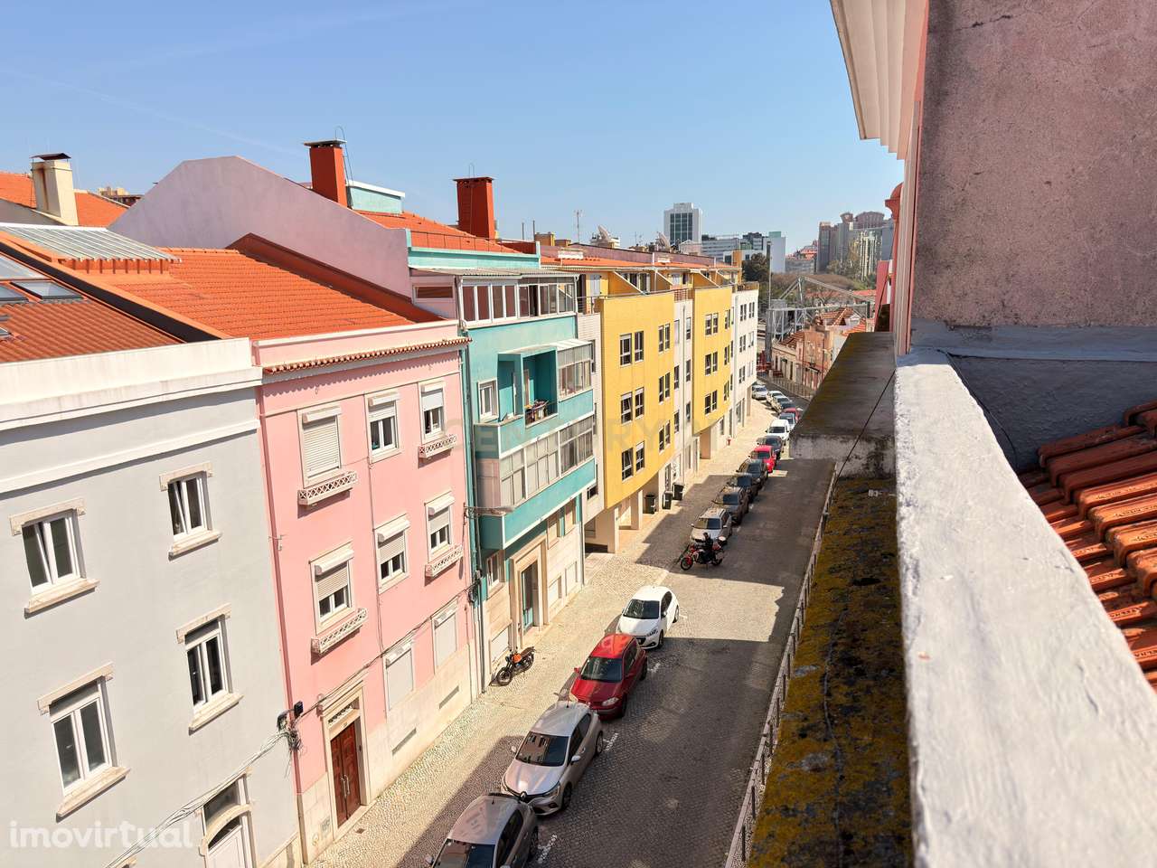 Excelente T2 Totalmente Renovado no Bairro do Rego (Praça de Espanha) - Grande imagem: 2/35