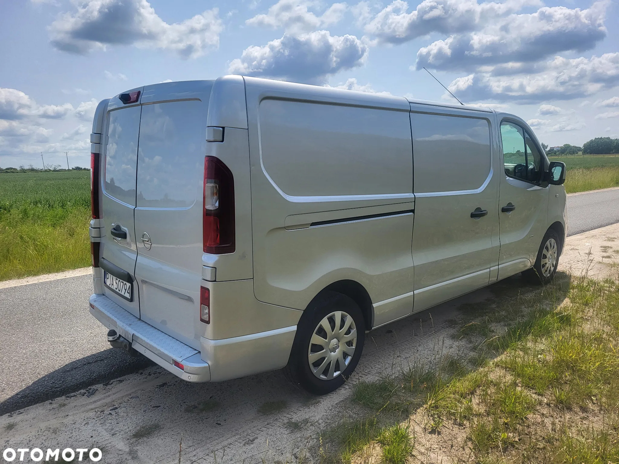 Opel Vivaro - 10