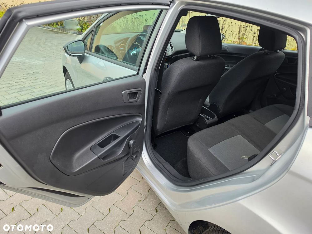 Ford Fiesta - 12