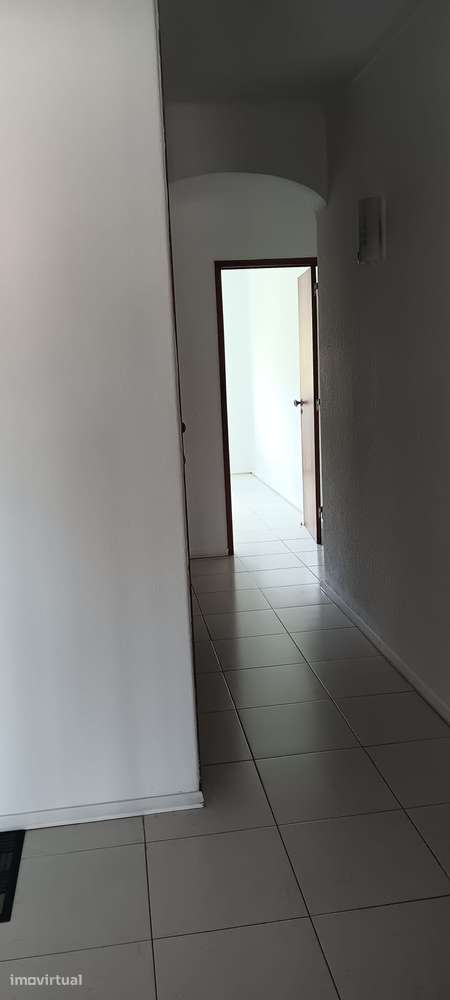 Apartamento T3 em Setúbal num 3º andar em prédio com elevador - Grande imagem: 2/10
