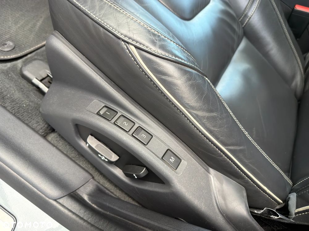Volvo V60 D3 Drive-E R-Design Momentum - 35