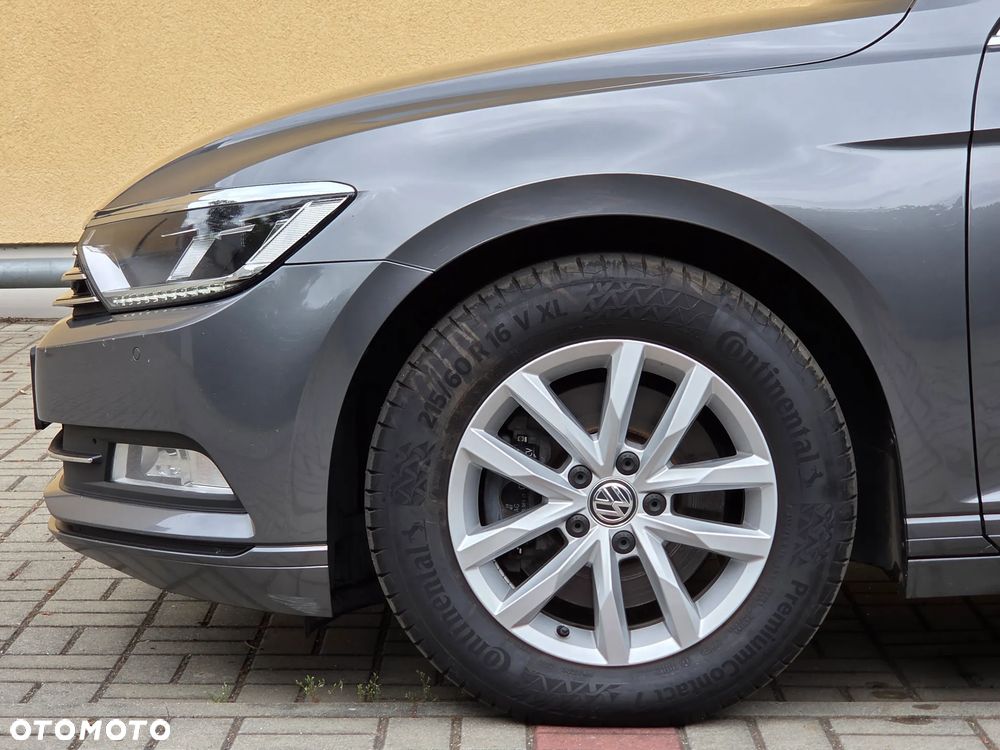 Volkswagen Passat 2.0 TDI SCR DSG Comfortline - 17