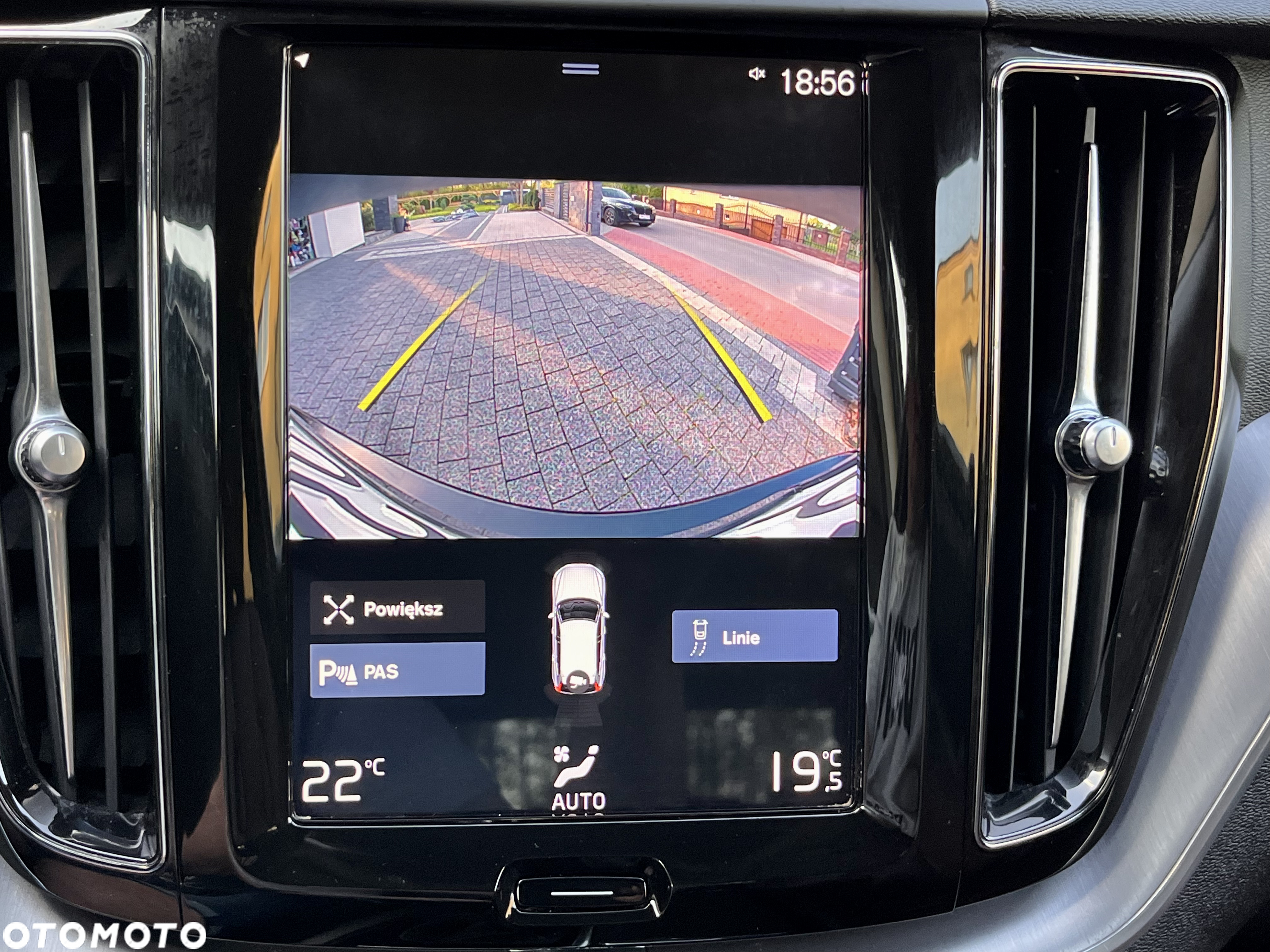 Volvo XC 60 D3 Momentum Pro - 33