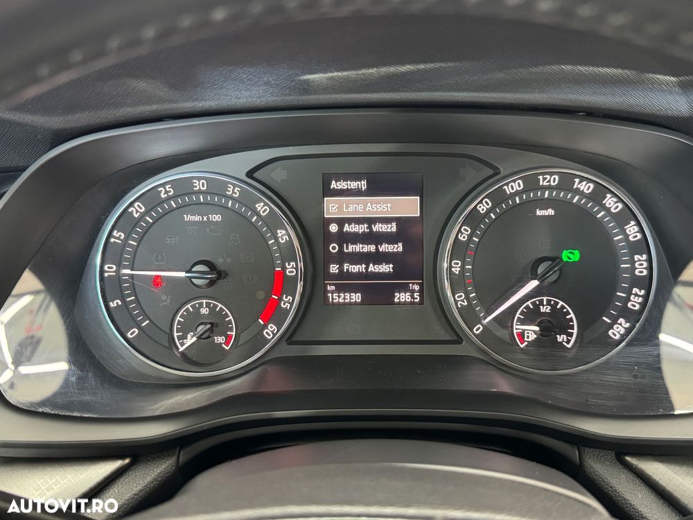 Skoda Octavia Combi 2.0 TDI DSG Ambition - 11