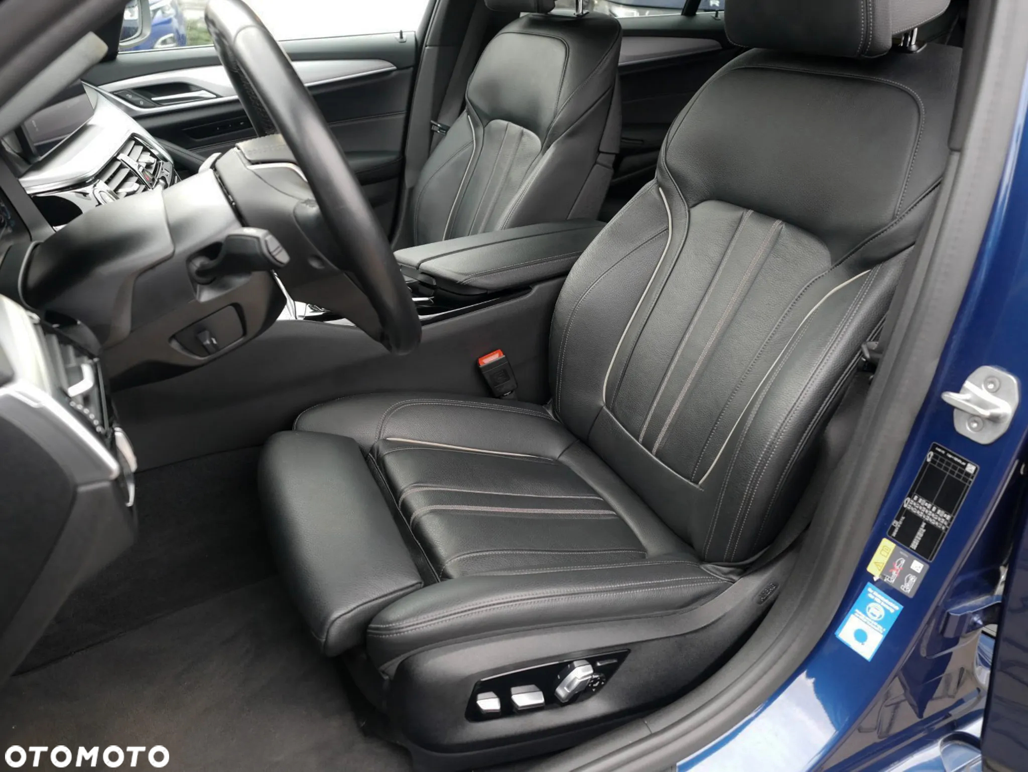BMW Seria 5 530e - 23