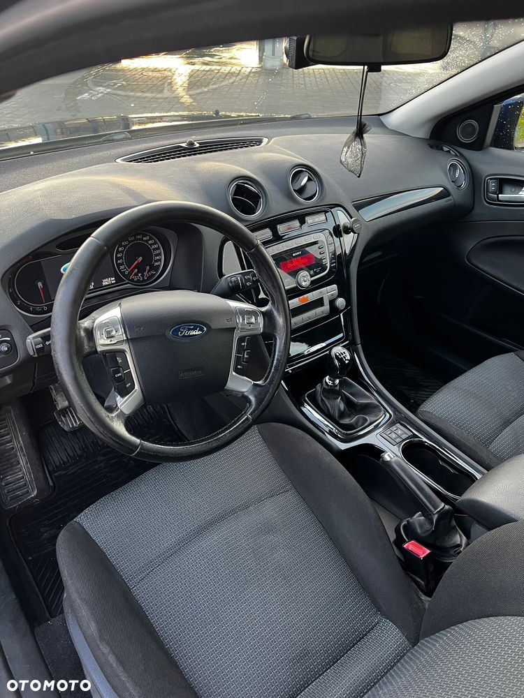 Ford Mondeo 2.0 TDCi Ambiente - 9