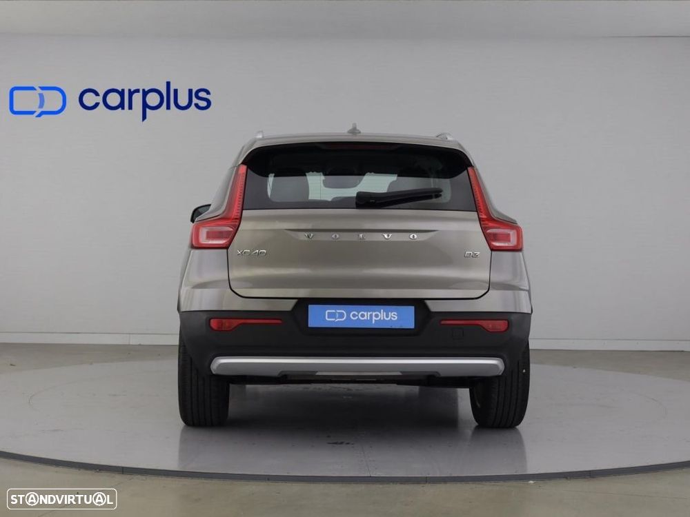Volvo XC 40 2.0 D3 Momentum — fotografia 6