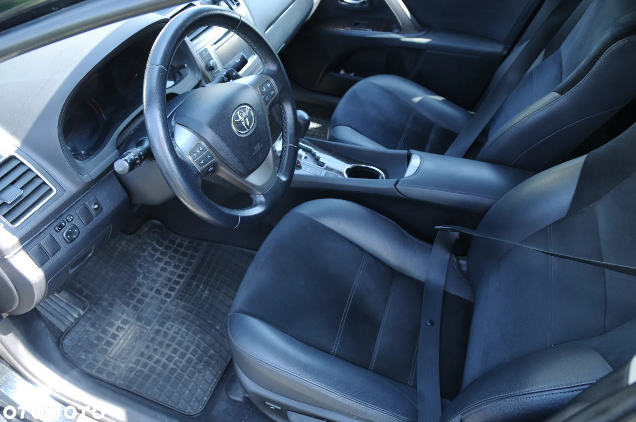 Toyota Avensis 1.8 Premium EU5 MS - 17
