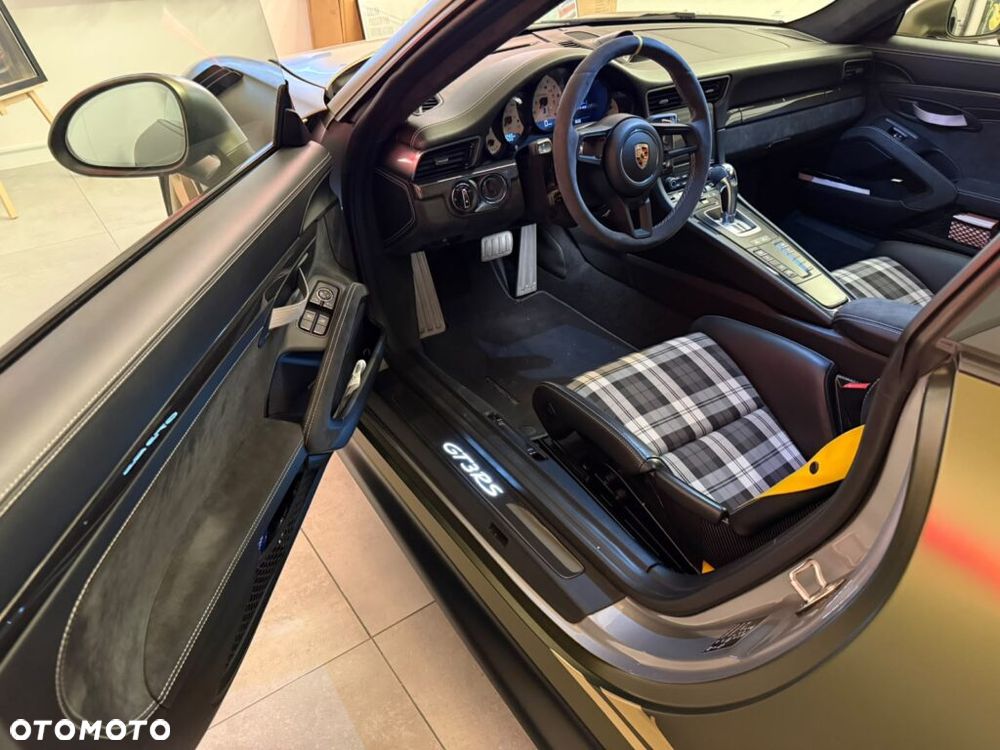 Porsche 911 - 16