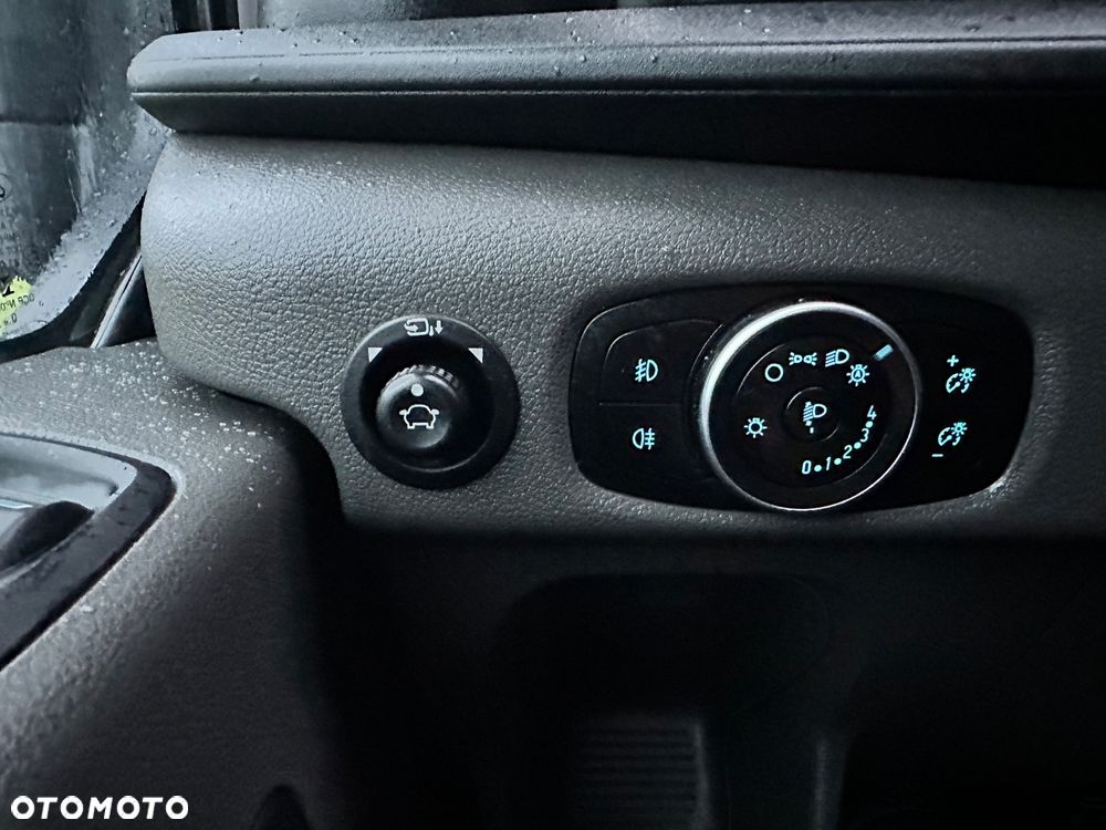 Ford Transit - 12