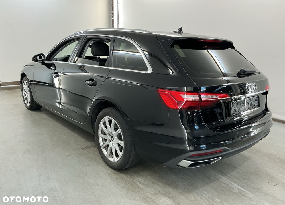Audi A4 Avant 30 TDI S tronic - 2