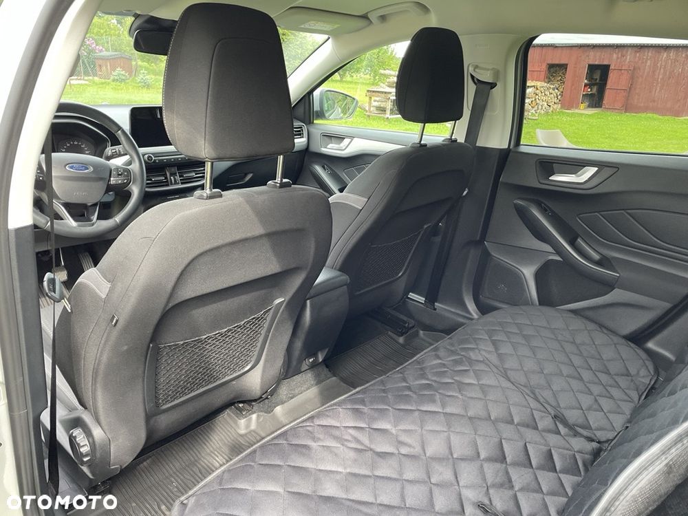 Ford Focus 1.0 EcoBoost Trend Edition Business - 9
