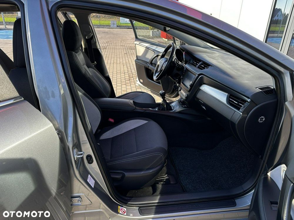 Toyota Avensis 1.8 Premium - 15