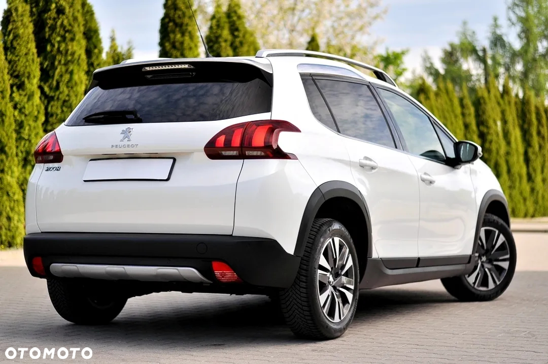 Peugeot 2008 1.2 Pure Tech GPF Allure S&S - 15
