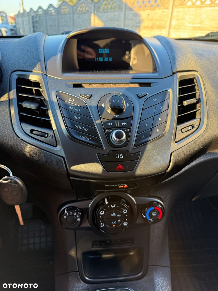 Ford Fiesta - 25