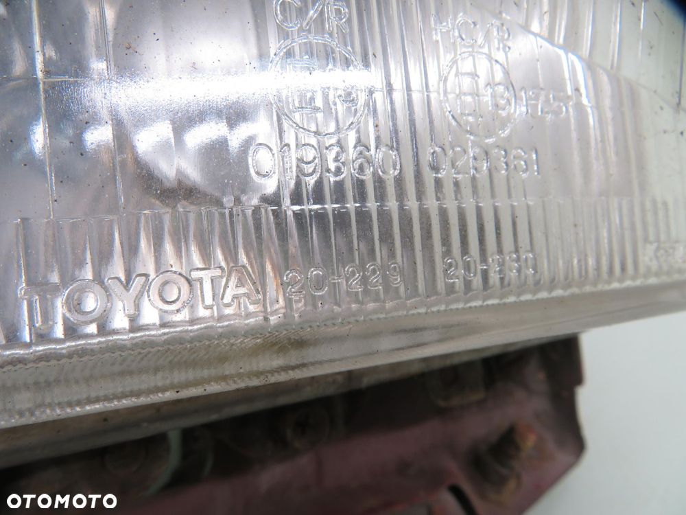 LAMPA PRAWA PRZEDNIA TOYOTA CELICA V T18 - 6