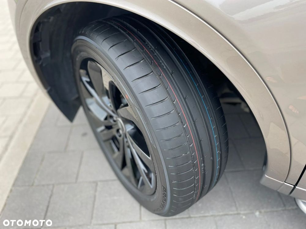 Land Rover Discovery Sport 2.0 D200 mHEV R-Dynamic SE - 13