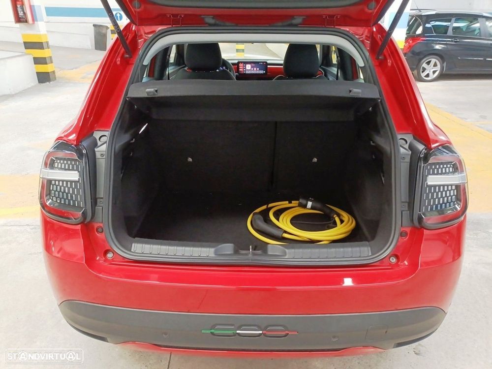 Fiat 600e 54 kWh (RED) - 12