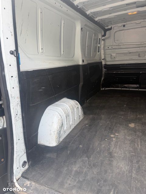 Renault Trafic - 12
