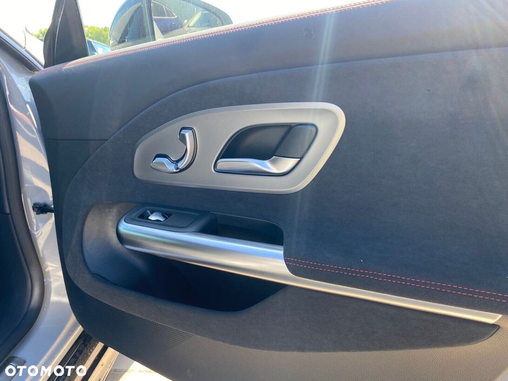 Mercedes-Benz CLA - 23